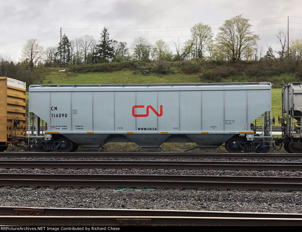 CN 114090